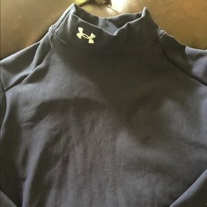 WOMEN’s UNDER ARMOUR long sleeve